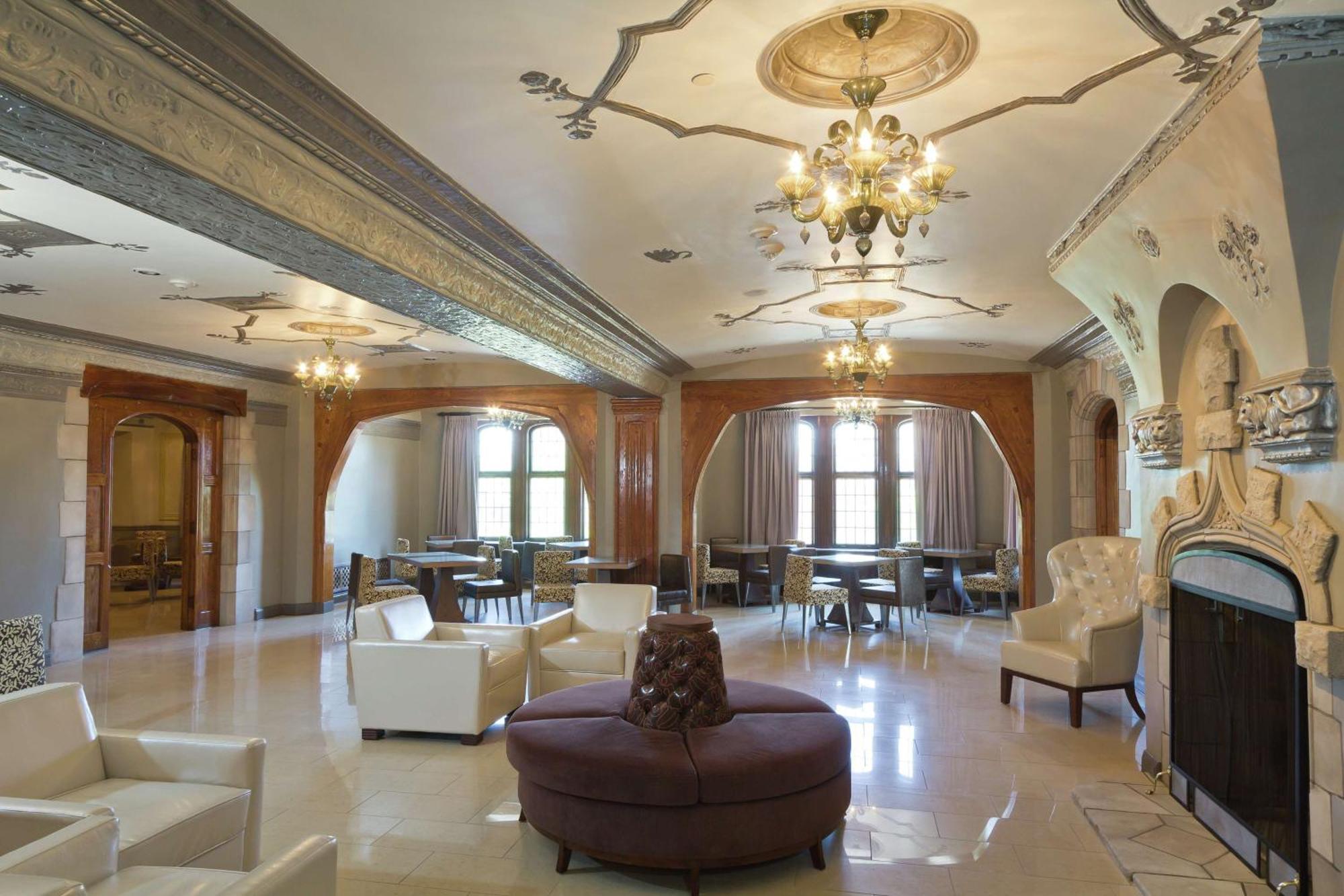 The Tudor Arms Hotel Cleveland - A Doubletree By Hilton Buitenkant foto