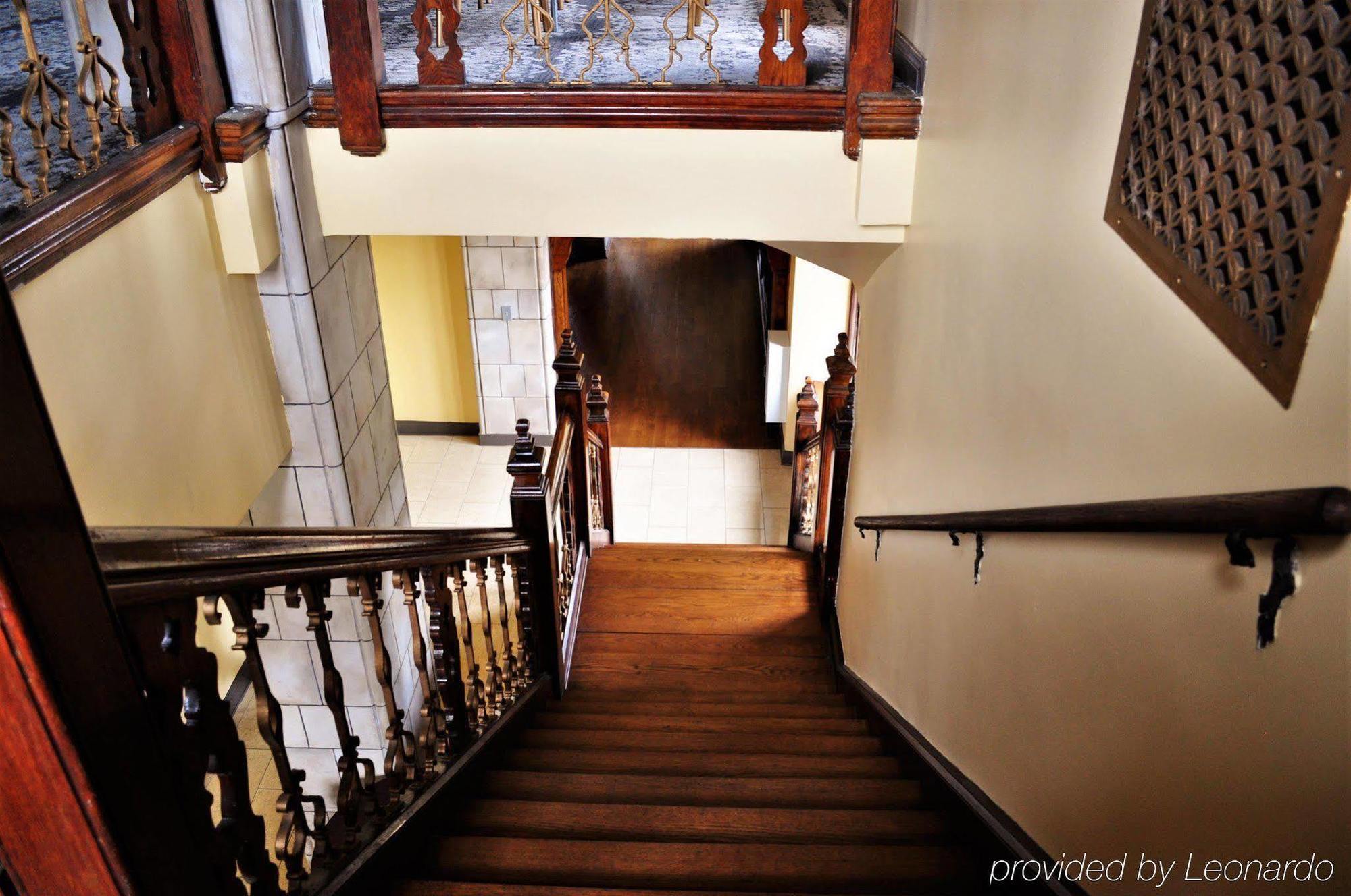 The Tudor Arms Hotel Cleveland - A Doubletree By Hilton Buitenkant foto