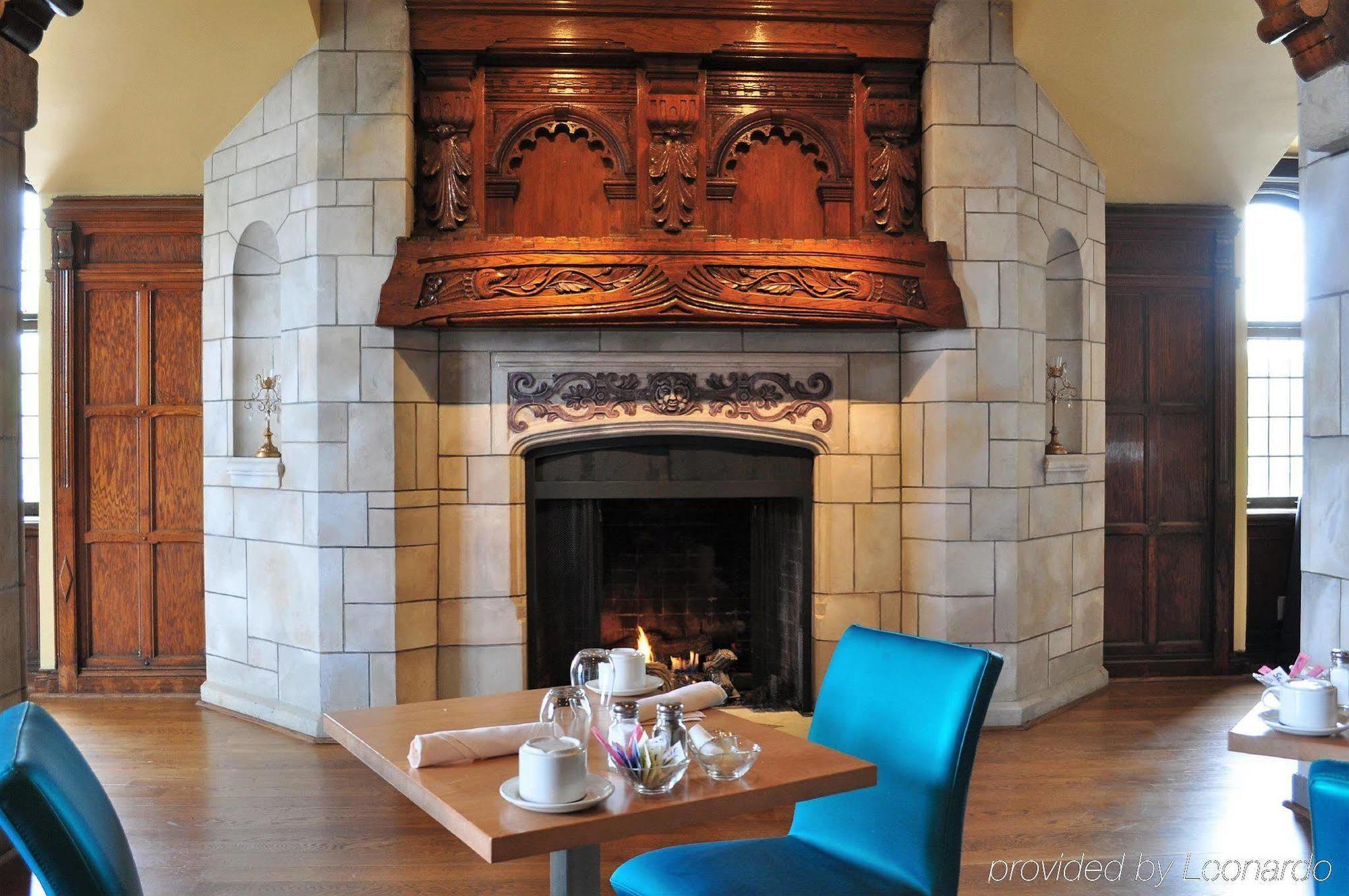 The Tudor Arms Hotel Cleveland - A Doubletree By Hilton Buitenkant foto