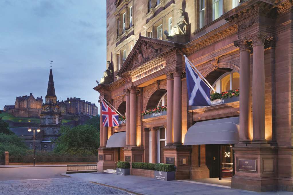The Tudor Arms Hotel Cleveland - A Doubletree By Hilton Buitenkant foto